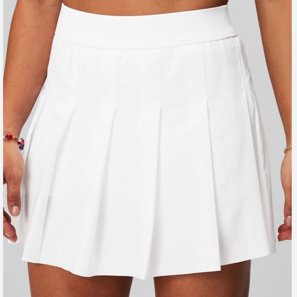 SOLD FABLETICS Skirt with Built in Short White Size Large - Picture 8 of 8